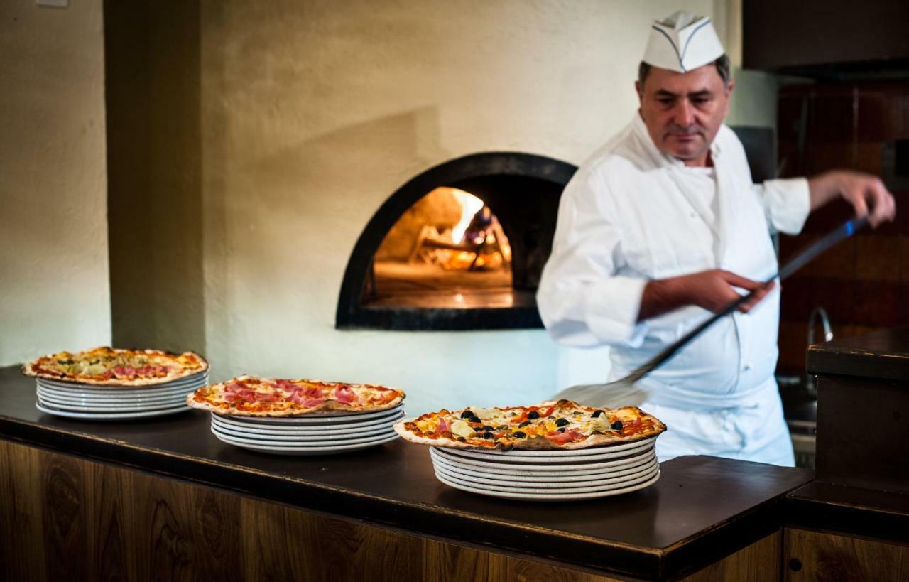 Residenze Dell'Angelo Hotel Locarno Bagian luar foto