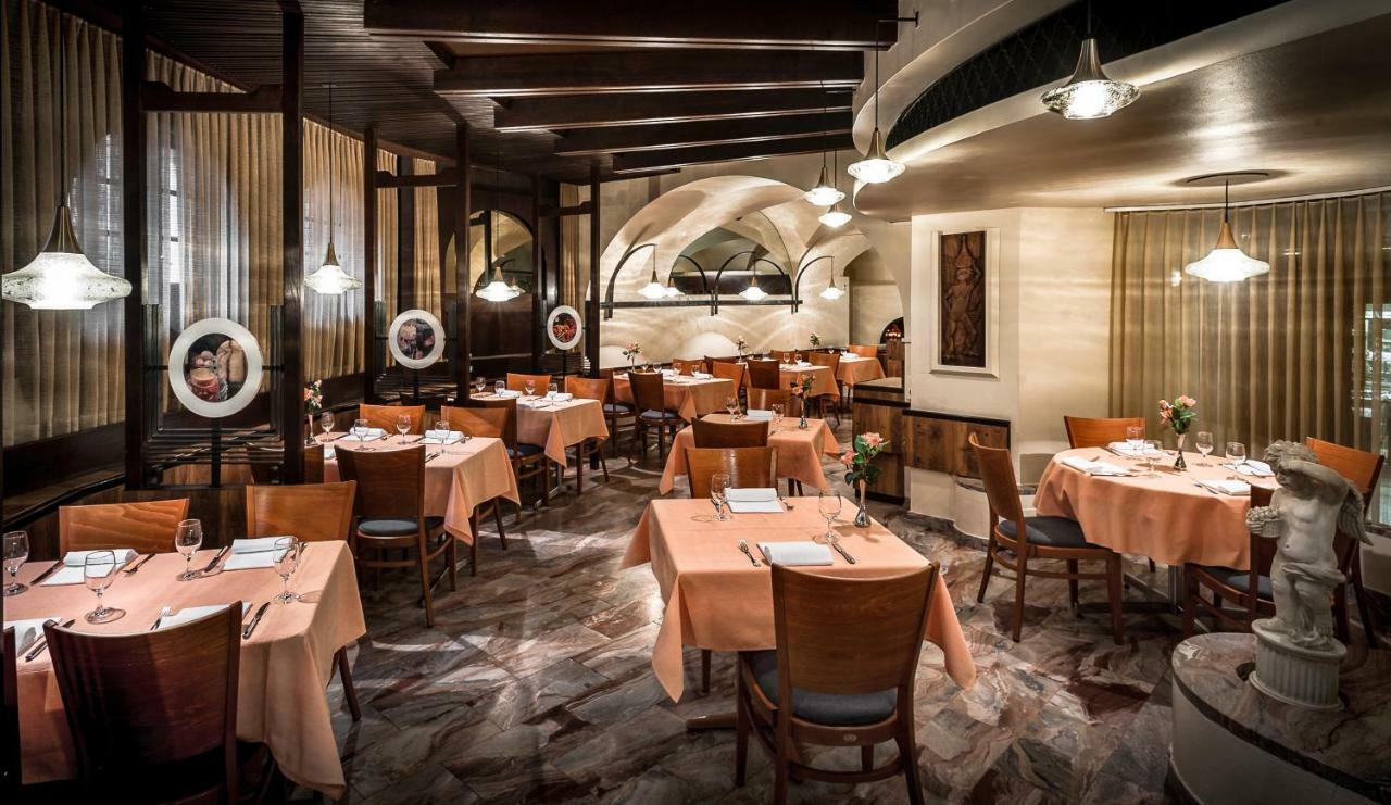 Residenze Dell'Angelo Hotel Locarno Bagian luar foto