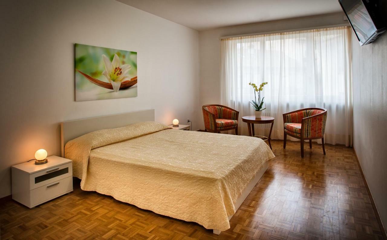Residenze Dell'Angelo Hotel Locarno Bagian luar foto