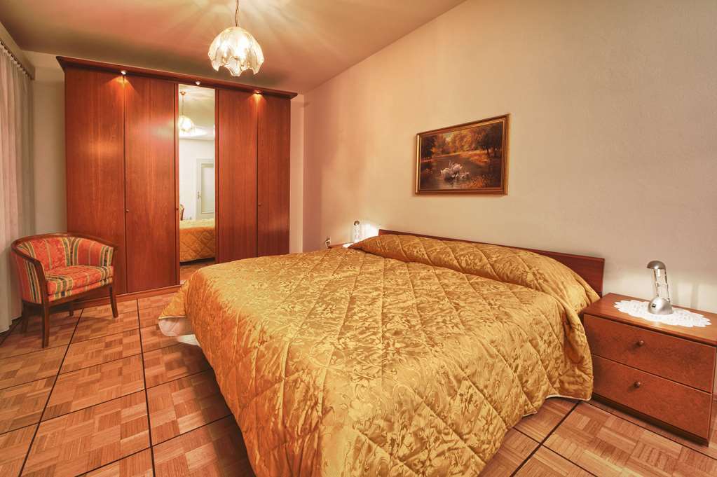 Residenze Dell'Angelo Hotel Locarno Ruang foto