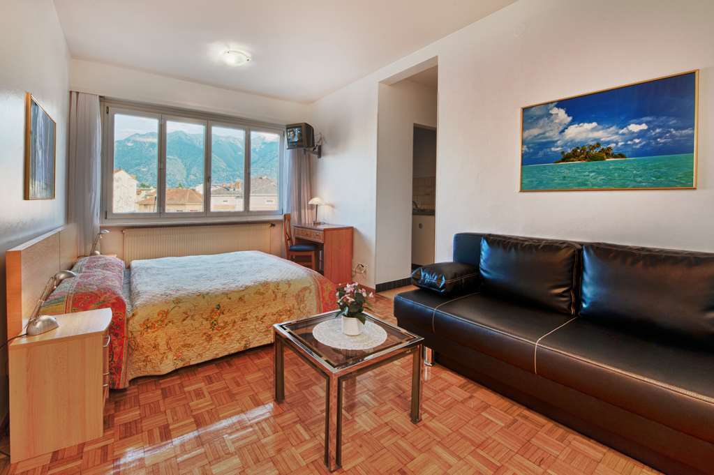 Residenze Dell'Angelo Hotel Locarno Ruang foto