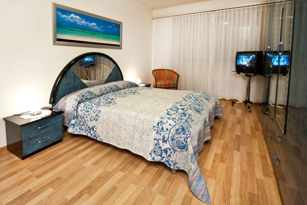 Residenze Dell'Angelo Hotel Locarno Ruang foto